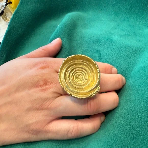 Gold(Brass) Big Spiral Statement Ring - Picture 1 of 4